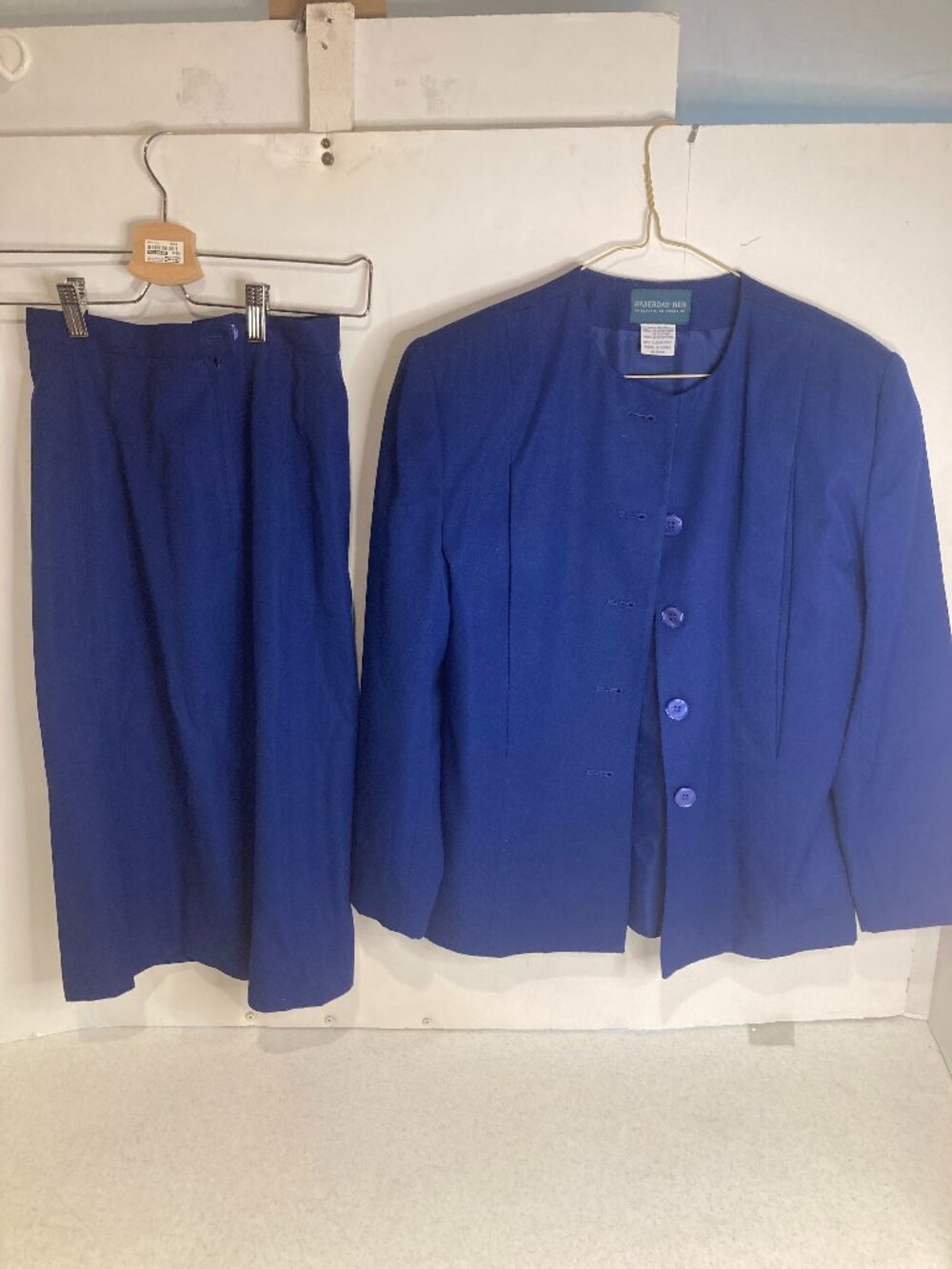 HABERDAS HER WOMENS BLAZER AND SKIRT SIZE 3/4